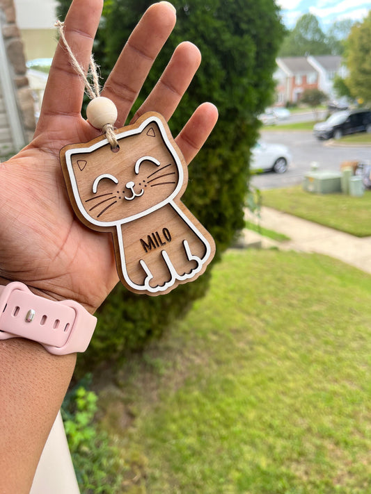 Engraved cat ornament