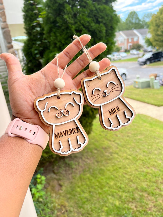 Engraved cat ornament