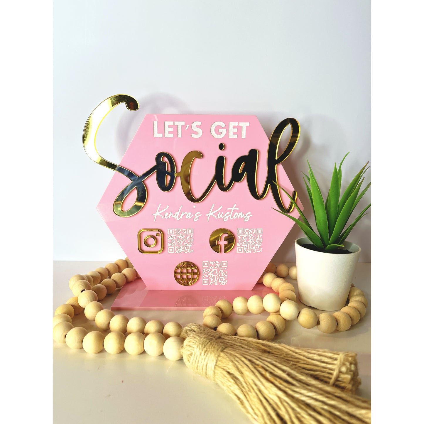 Social Media / Scan to Pay Sign