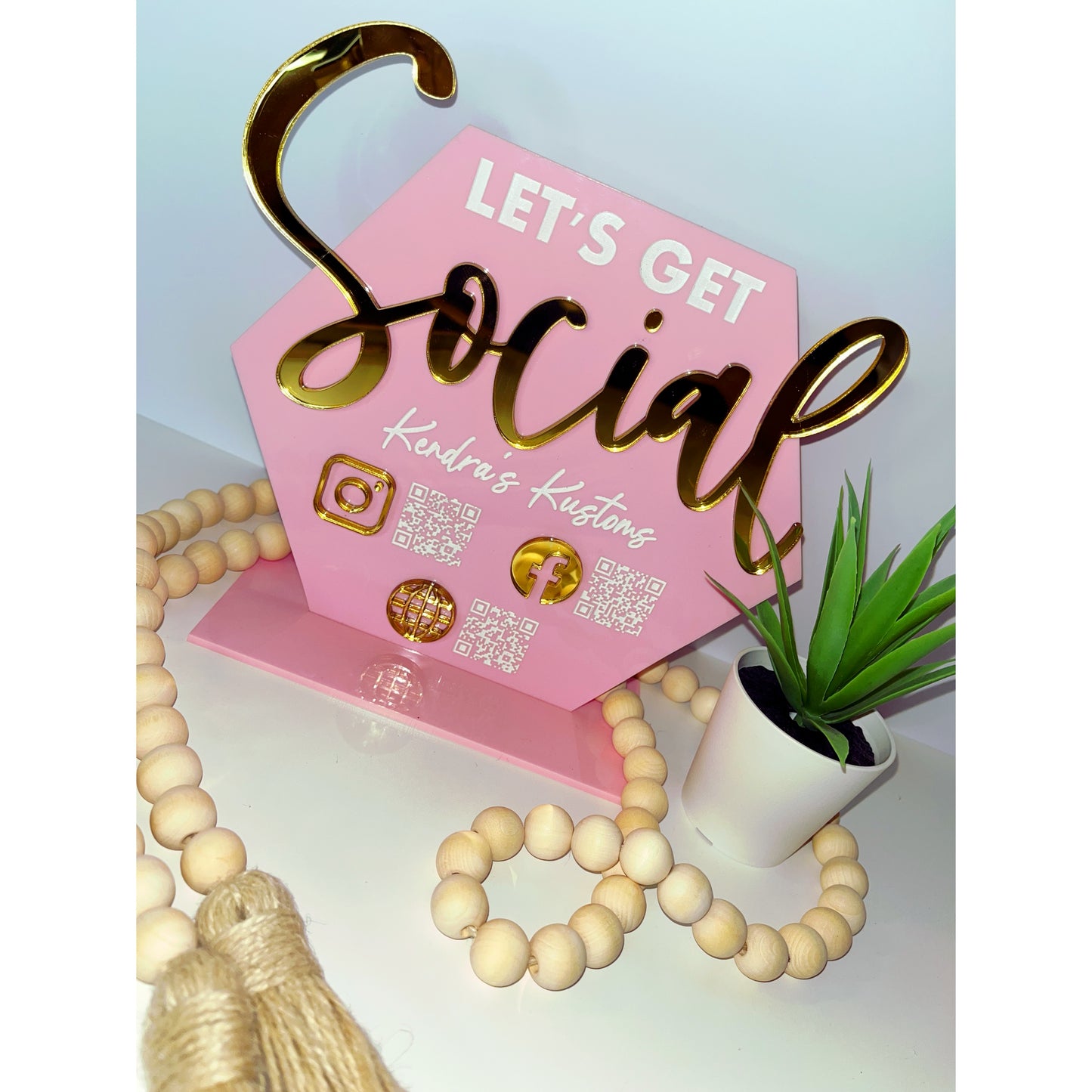 Social Media / Scan to Pay Sign