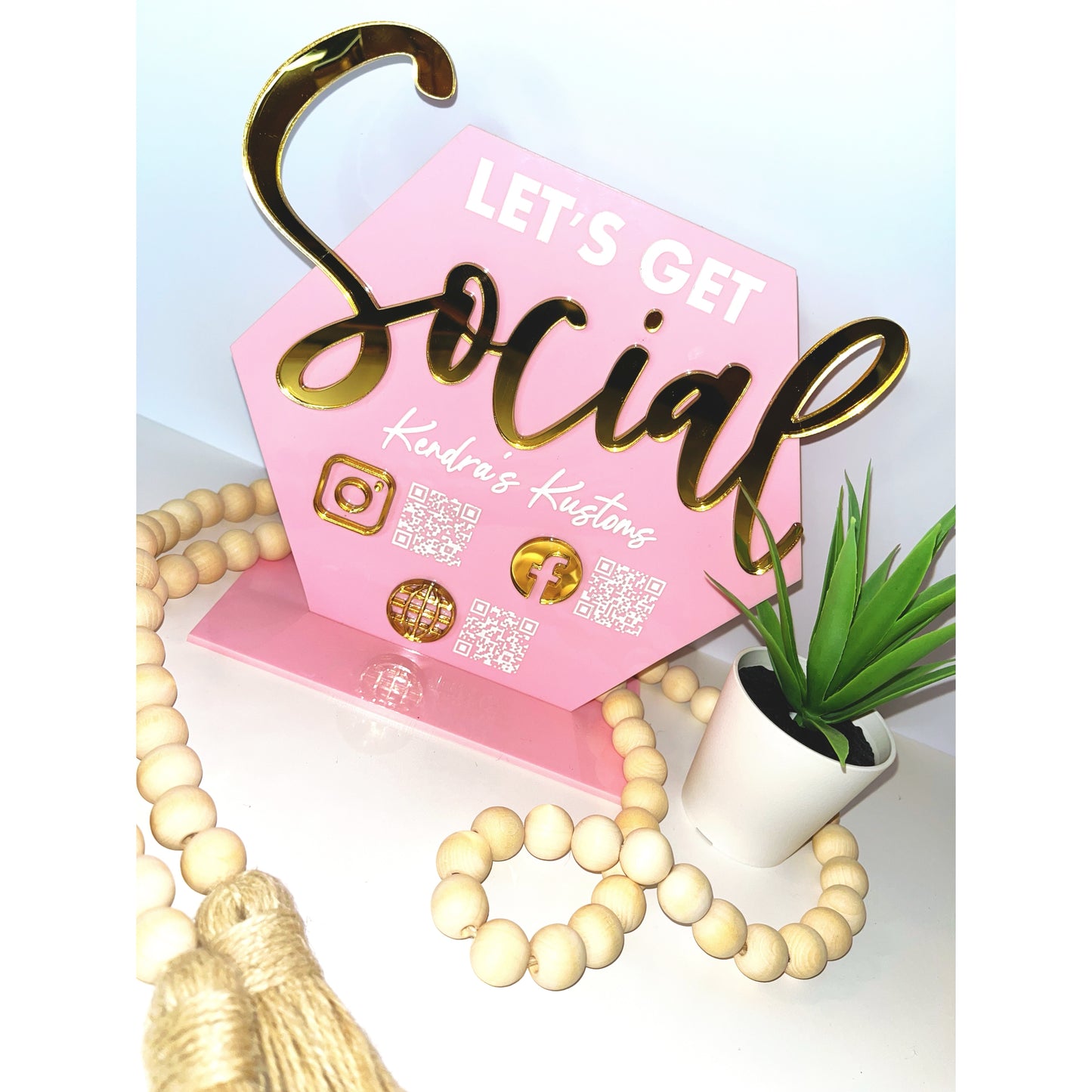 Social Media / Scan to Pay Sign